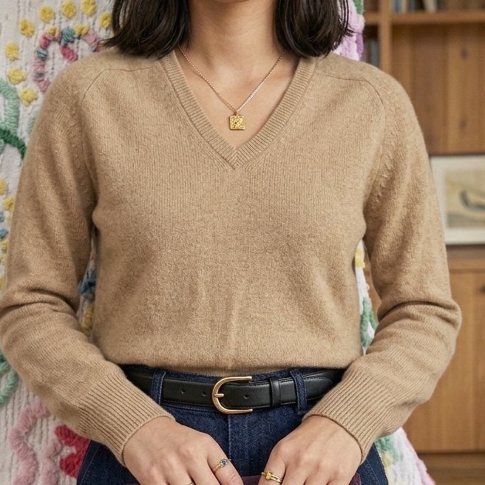 Vintage Scottish Cashmere V-Neck Sweater Tan Made in‎ USA Size 1 CCL-05